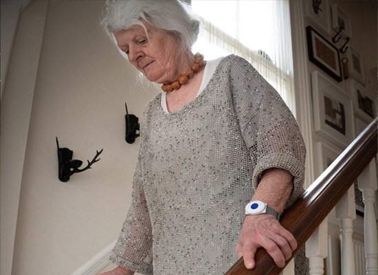 Single button fall alarm on wrist