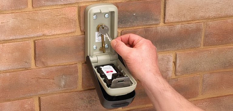Getting a key from a key safe