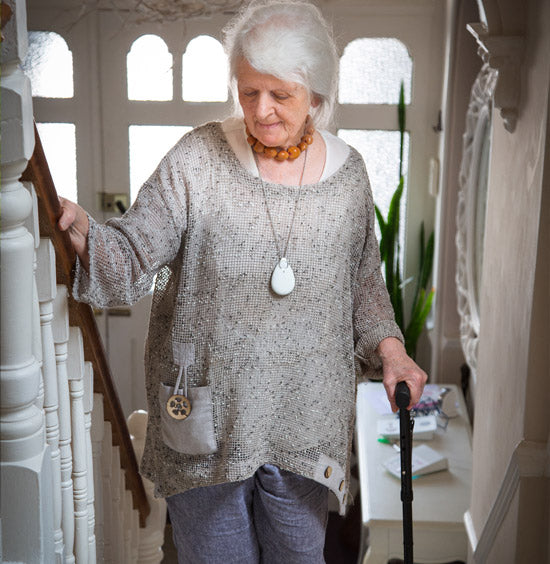 Cell Phone Necklace for the Elderly and Seniors – Keebos